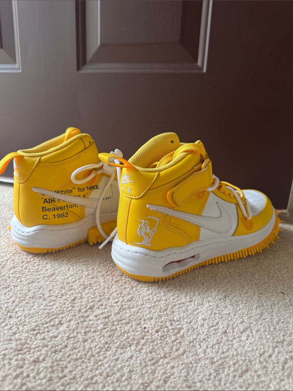Off-White™ x Nike Air Force 1 Mid SP “Varsity Maize”